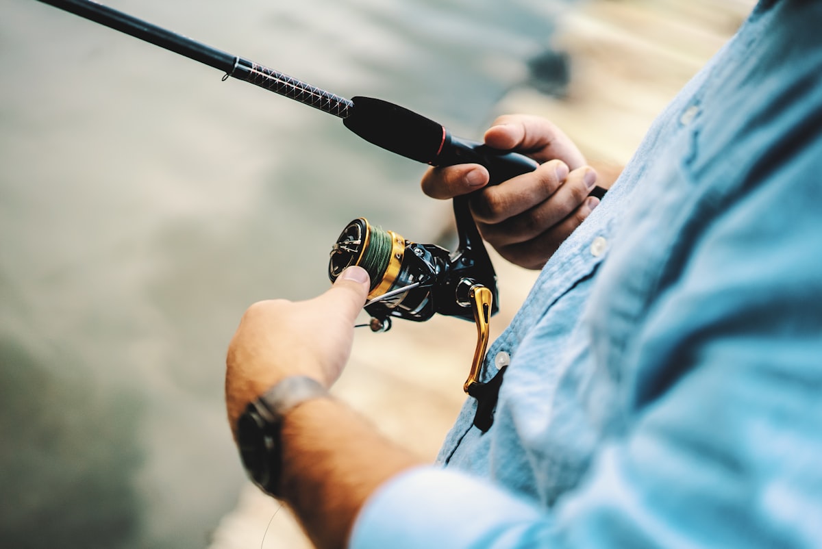 Fishing Line Guide: Mono vs. Fluorocarbon vs. Braid — When to Use Each